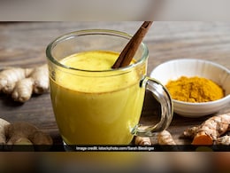 दादी-नानी के नुस्खे: हल्दी से पाएं निखरी, साफ और जवां त्वचा, जानें कैसे करना है इस्तेमाल