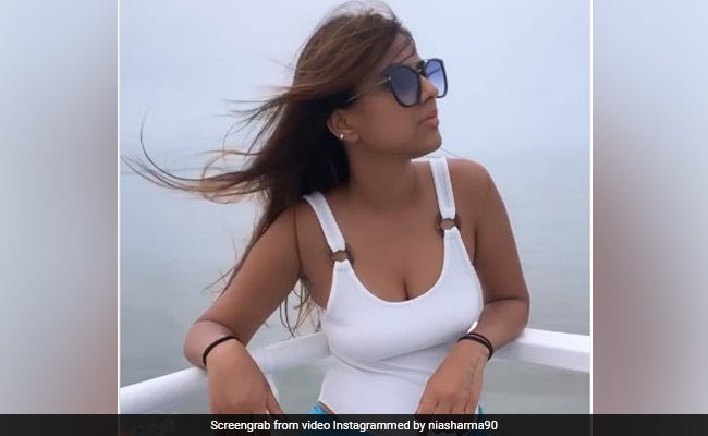 निया शर्मा ने 'तन्हा इश्क' सॉन्ग पर समुद्र किनारे दिखाया नया अंदाज, बार-बार देखा जा रहा Video