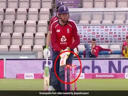 Eng Vs Aus: अजीबोगरीब तरह से आउट हुए जॉनी बेयरस्टो, स्टम्प्स में दे मारा बल्ला... देखें Video Eng Vs Aus: अजीबोगरीब तरह से आउट हुए जॉनी बेयरस्टो, स्टम्प्स में दे मारा बल्ला... देखें Video