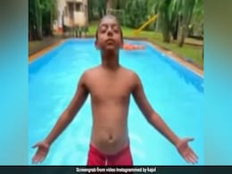 युग देवगन ने स्विमिंग पूल में लगाई उल्टी छलांग, काजोल ने बर्थडे पर Video किया शेयर, बोलीं- मुझे सब पता है... युग देवगन ने स्विमिंग पूल में लगाई उल्टी छलांग, काजोल ने बर्थडे पर Video किया शेयर, बोलीं- मुझे सब पता है...