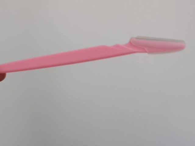 Beauty Review: Tinkle Eyebrow Razor