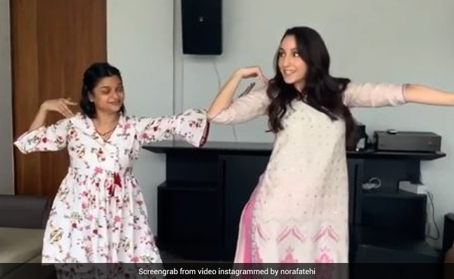नोरा फतेही ने ट्रेडिशनल आउटफिट में किया जबरदस्त डांस- देखें Video