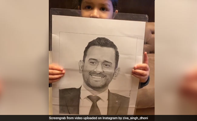 Dhoni की स्केच हाथों में पकड़ी नजर आई जीवा तो मां साक्षी ने पूछा, कौन हैं ये..तो मिला ऐसा खूबसूरत जवाब- Video