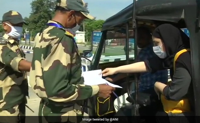 Pakistanis Stranded In India Amid Lockdown Return Via Attari-Wagah Border