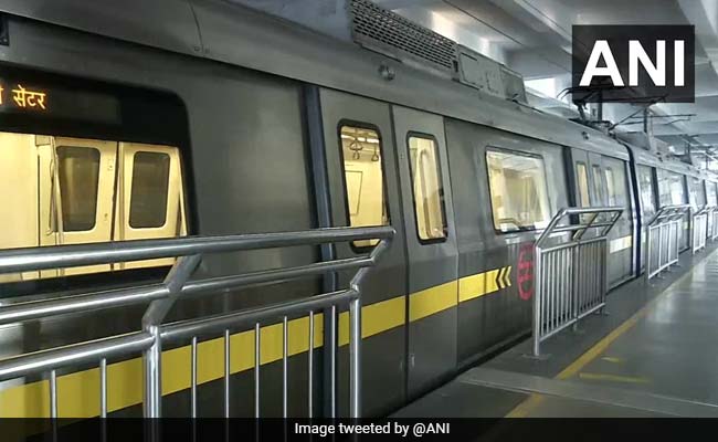 Delhi Metro's Yellow Line Services Delayed During Peak Hours