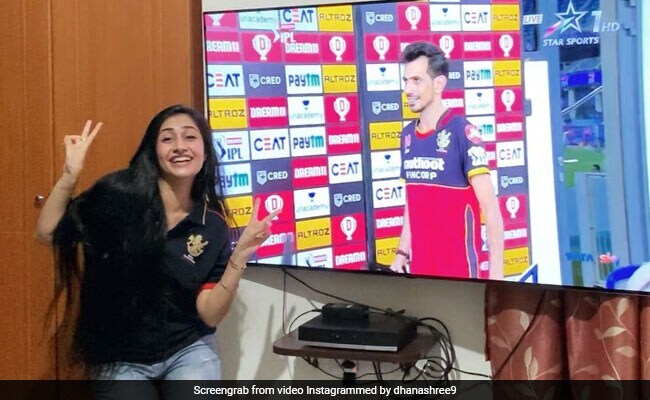 IPL 2020, SRH vs RCB: Thats how fiancée Dhanashree Verma celebrated Yuzvendra Chahal MOM award in unique style IPL 2020, SRH vs RCB: Thats how fiancée Dhanashree Verma celebrated Yuzvendra Chahal MOM award in unique style