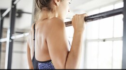 10 Bicep Curls Or 10 Pull-Ups: Which Builds Bigger Biceps?
