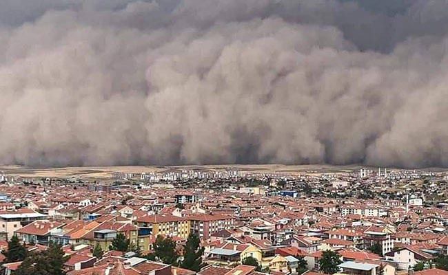Huge Dust Cloud Engulfs Buildings As Turkey Capital Hit By Freak Sandstorm