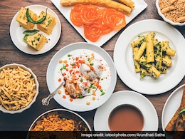 Surat Eatery Gives Free 'Locho' To Celebrate One Billion COVID Vaccines