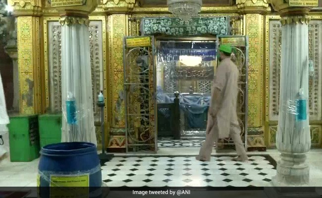 Hazrat Nizamuddin Dargah Reopens For Devotees