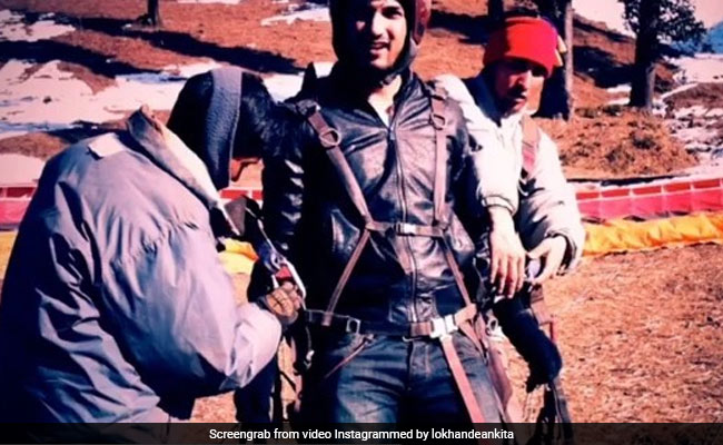 अंकिता लोखंडे ने सुशांत सिंह राजपूत का Air Gliding करते हुए Video किया शेयर, बोलीं- इस तरह तुझे खो देने का इल्म