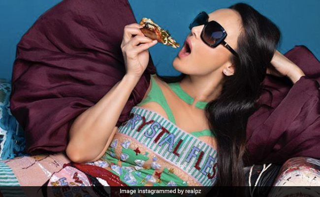 Trust Preity Zinta To Look This Fabulous When Eating A Pizza