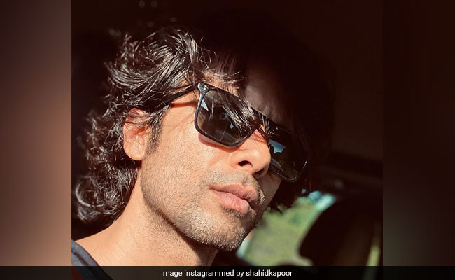 The Internet Loves Shahid Kapoor's "College Boy Vibe" In This Pic