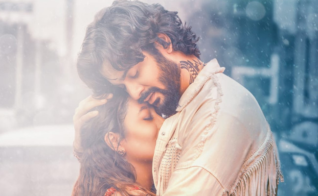 <i>Taaron Ke Shehar</i>, Featuring Sunny Kaushal And Neha Kakkar, Is Out Now