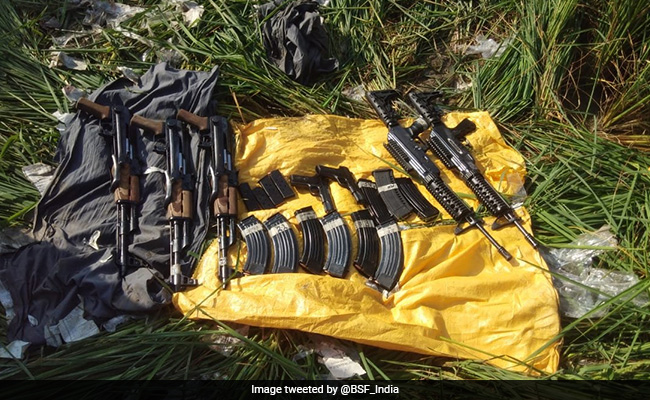 BSF ने नाकाम की देश विरोधी तत्वों की कोशिश, AK-47 समेत अन्य हथियार बरामद