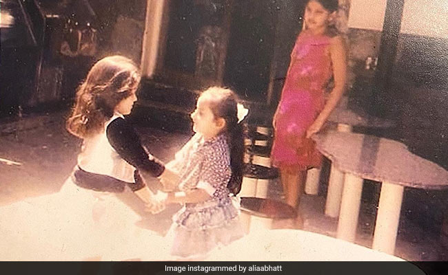 Alia Bhatt Wishes BFF Akansha Ranjan Kapoor With The Best Throwback Ever