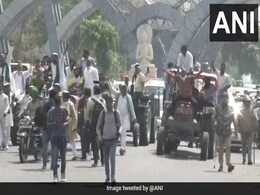 Bharat Bandh Live Updates: किसान बिल पर रार, महाराष्ट्र सरकार ने किया लागू करने से इंकार Bharat Bandh Live Updates: किसान बिल पर रार, महाराष्ट्र सरकार ने किया लागू करने से इंकार