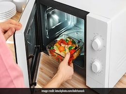 हर बार Microwave में न करें खाना गर्म, Nutrients हो जाते हैं गायब, कमजोर इम्यूनिटी और कई हेल्थ प्रोब्लम्स हर बार Microwave में न करें खाना गर्म, Nutrients हो जाते हैं गायब, कमजोर इम्यूनिटी और कई हेल्थ प्रोब्लम्स
