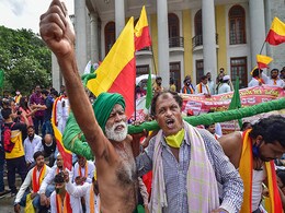 Karnataka Farmers Join Stir Against New Laws, Block Roads In Bengaluru Karnataka Farmers Join Stir Against New Laws, Block Roads In Bengaluru