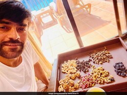 Dried Fruit And Zaffran Tea: How Rashid Khan Is Keeping Busy In IPL 2020 Quarantine Dried Fruit And Zaffran Tea: How Rashid Khan Is Keeping Busy In IPL 2020 Quarantine