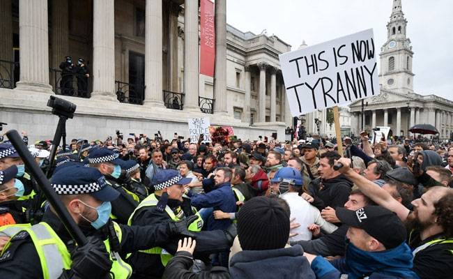 10 Arrested As Police Break Up London Anti-Lockdown Rally