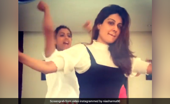 निया शर्मा ने पंजाबी गाने पर दोस्तों संग किया धमाकेदार डांस... देखें VIDEO