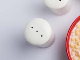 आपको भी खाने के साथ पसंद है रायता तो इस बार ट्राई करें ये ग्रीन बूंदी रायता, यहां देखें रेसिपी आपको भी खाने के साथ पसंद है रायता तो इस बार ट्राई करें ये ग्रीन बूंदी रायता, यहां देखें रेसिपी