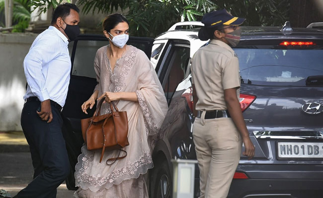 एनसीबी ने अभिनेत्री दीपिका पादुकोण से 6 घंटे तक की पूछताछ