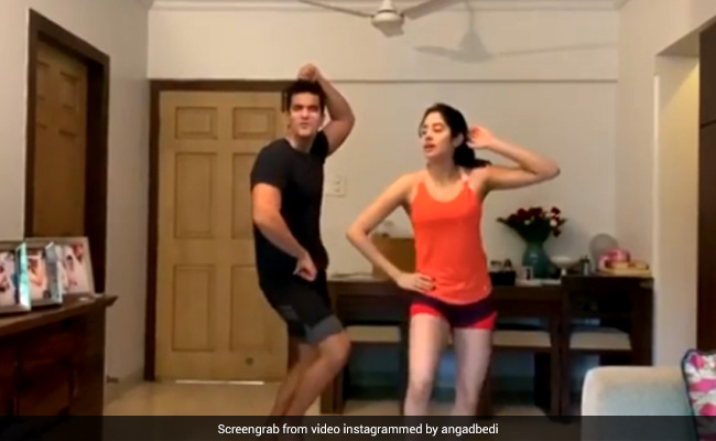 When Janhvi Kapoor And Angad Bedi Danced To This Anil Kapoor Song