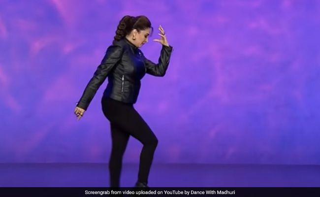 Madhuri Dixit ने 'तम्मा तम्मा' सॉन्ग पर डांस से मचाया तहलका,  धक-धक गर्ल का Video वायरल