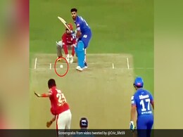 IPL 2020 DC Vs KXIP: अय्यर ने बिना देखे मारा छक्का, गुम हो गई गेंद, देखते रह गए खिलाड़ी - देखें Video IPL 2020 DC Vs KXIP: अय्यर ने बिना देखे मारा छक्का, गुम हो गई गेंद, देखते रह गए खिलाड़ी - देखें Video