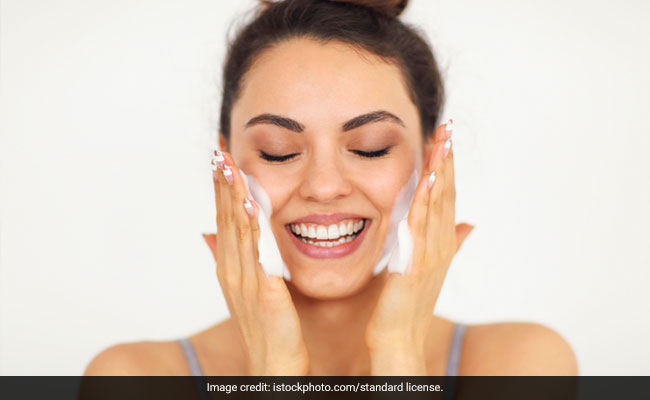 Show Your Skin You Care By Picking These Amazing Face Washes