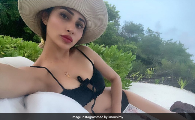Mouni Roy Is Living A Dream In The Maldives And So Is Mandira Bedi. Pics Here