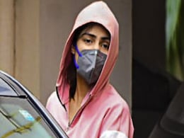 Rhea Chakraborty's Bail Rejected After These Arguments by Anti-Drug Agency Rhea Chakraborty's Bail Rejected After These Arguments by Anti-Drug Agency