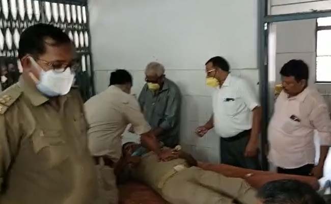 Villagers, Cops Injured In Clash Over Alleged Custodial Torture In UP