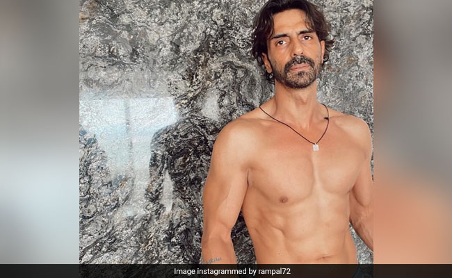 On Arjun Rampal's "Quarantine Body" Post, Girlfriend Gabriella Demetriades Left This Comment