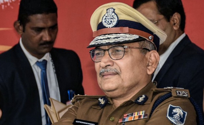 On Ex-Bihar Top Cop, Maharashtra Congress Taunts BJP's Devendra Fadnavis