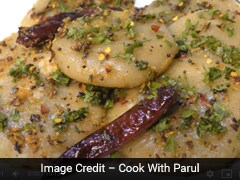 Street Food Of India: This Matar Kachori Is Not Fried Yet Tastes Amazing - Watch Recipe Video Street Food Of India: This Matar Kachori Is Not Fried Yet Tastes Amazing - Watch Recipe Video