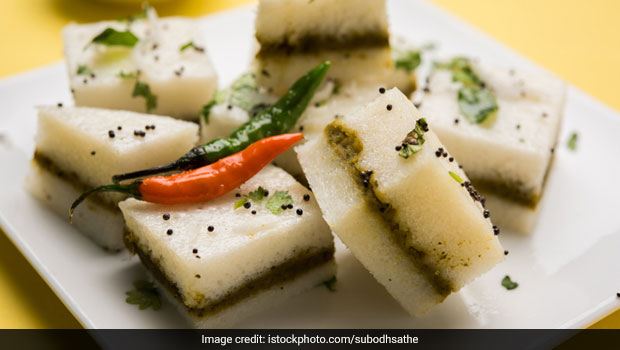 Watch: How To Make Gujarati Rice <i>Dhokla</i> To Satiate Mid-Meal Hunger Pangs (Video Inside)