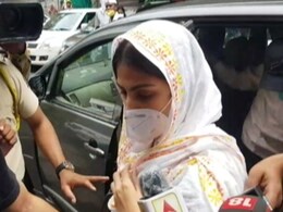 जेल में रिया चक्रवर्ती के पास न पंखा, न बिस्तर, इंद्राणी मुखर्जी के बगल में है सेल जेल में रिया चक्रवर्ती के पास न पंखा, न बिस्तर, इंद्राणी मुखर्जी के बगल में है सेल