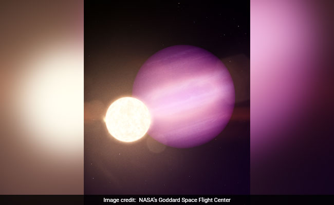Astronomers Discover First Giant Exoplanet Orbiting Dead Star