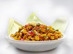 Spicy Corn Bhel Gives a Healthy Spin To The Iconic Indian Street Food Of Bhel (Watch Recipe Video) Spicy Corn Bhel Gives a Healthy Spin To The Iconic Indian Street Food Of Bhel (Watch Recipe Video)