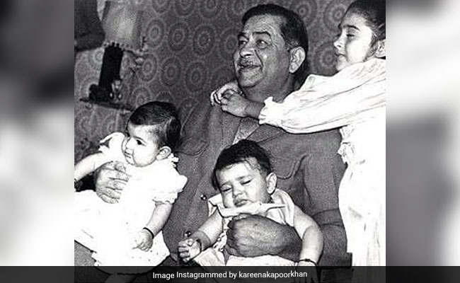 Pic: The One With Raj Kapoor, Kareena, Karisma And Riddhima Kapoor Sahni
