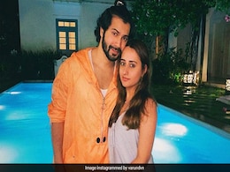 वरुण धवन ने गर्लफ्रेंड नताशा के साथ फोटो की शेयर, कहा- जब तक आप मेरे साथ हैं...देखें Photo वरुण धवन ने गर्लफ्रेंड नताशा के साथ फोटो की शेयर, कहा- जब तक आप मेरे साथ हैं...देखें Photo