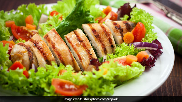 Chicken and other protein-rich foods boost our skin health