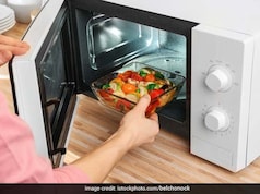 Microwave में भूलकर भी गर्म न करें ये चीजें, नहीं तो बिगड़ जाएगी तबीयत!