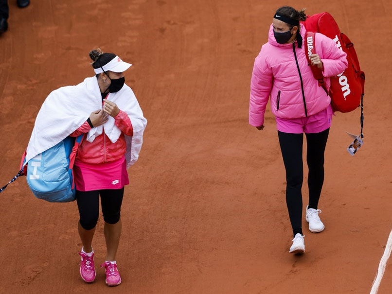 "It's Too Cold": French Open Start Hit By Bleak Weather