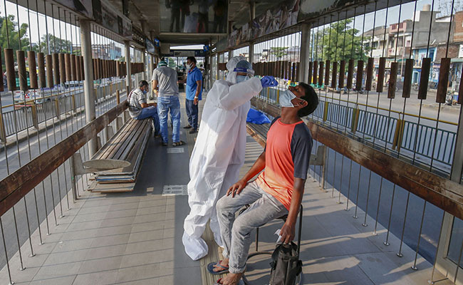 COVID-19 केस अपडेट : भारत में जून के बाद एक दिन में सबसे कम नए केस हुए दर्ज, कोरोना से 145 की मौत