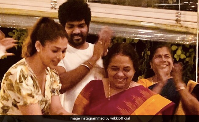 कैसे नयनतारा और विग्नेश शिवन ने गोवा में अपनी माँ के जन्मदिन को खास बनाया कैसे नयनतारा और विग्नेश शिवन ने गोवा में अपनी माँ के जन्मदिन को खास बनाया