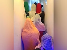 कोरोना महामारी के कारण स्पा खोलने की इजाजत नहीं, यहां तो चल रहा था सेक्स रैकेट! कोरोना महामारी के कारण स्पा खोलने की इजाजत नहीं, यहां तो चल रहा था सेक्स रैकेट!